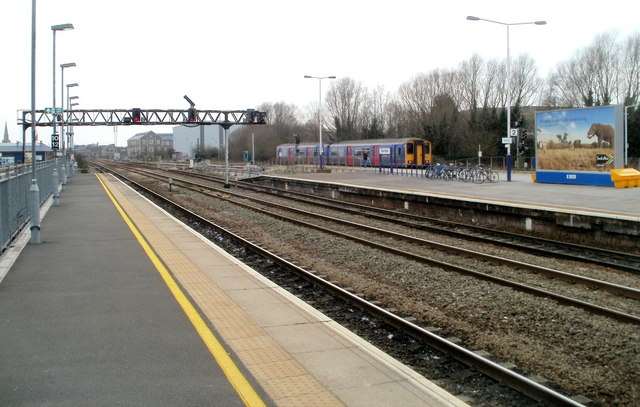 Platform 4 at Swindon railway station